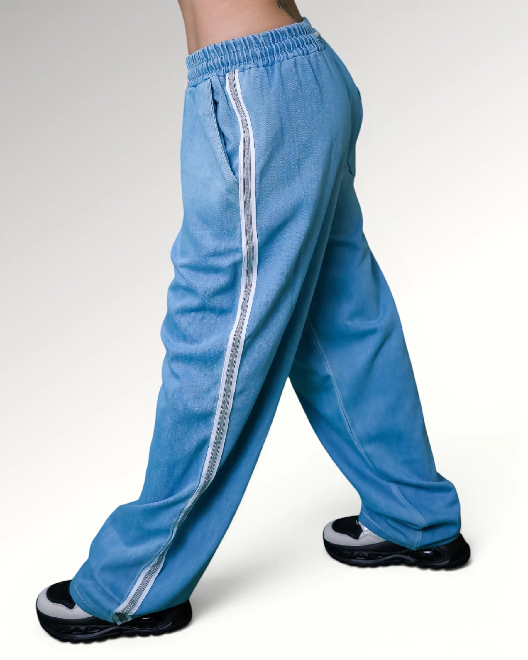 WIDE FIT JOGGERS | LIGHT BLUE
